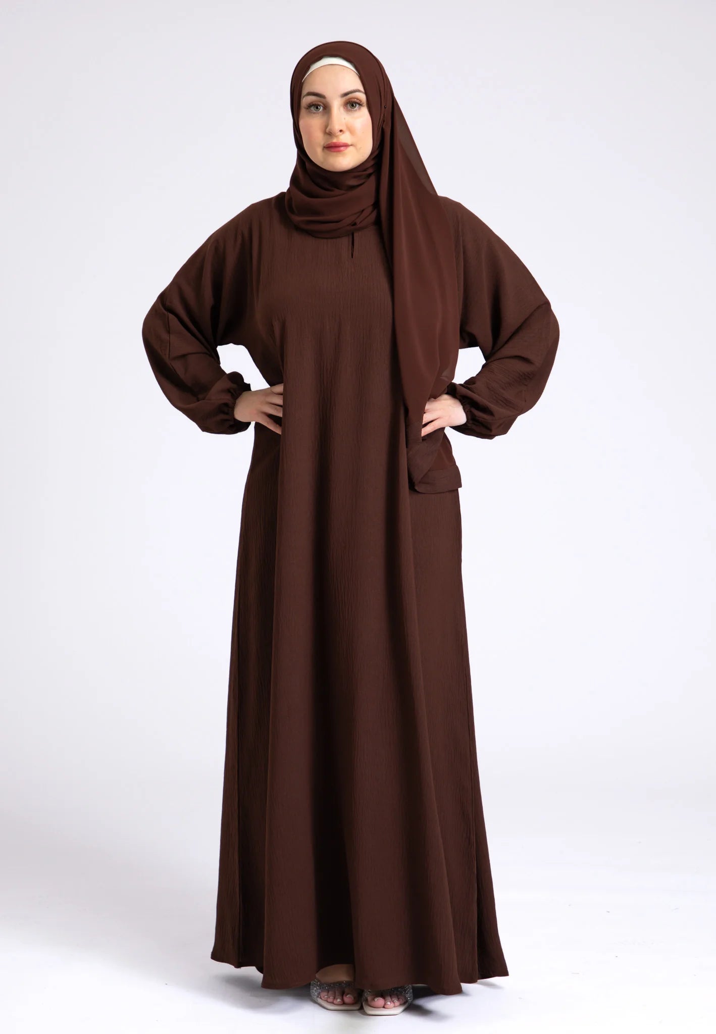 abaya-basique-du-quotidien-avec-manches-elastiquees brun2