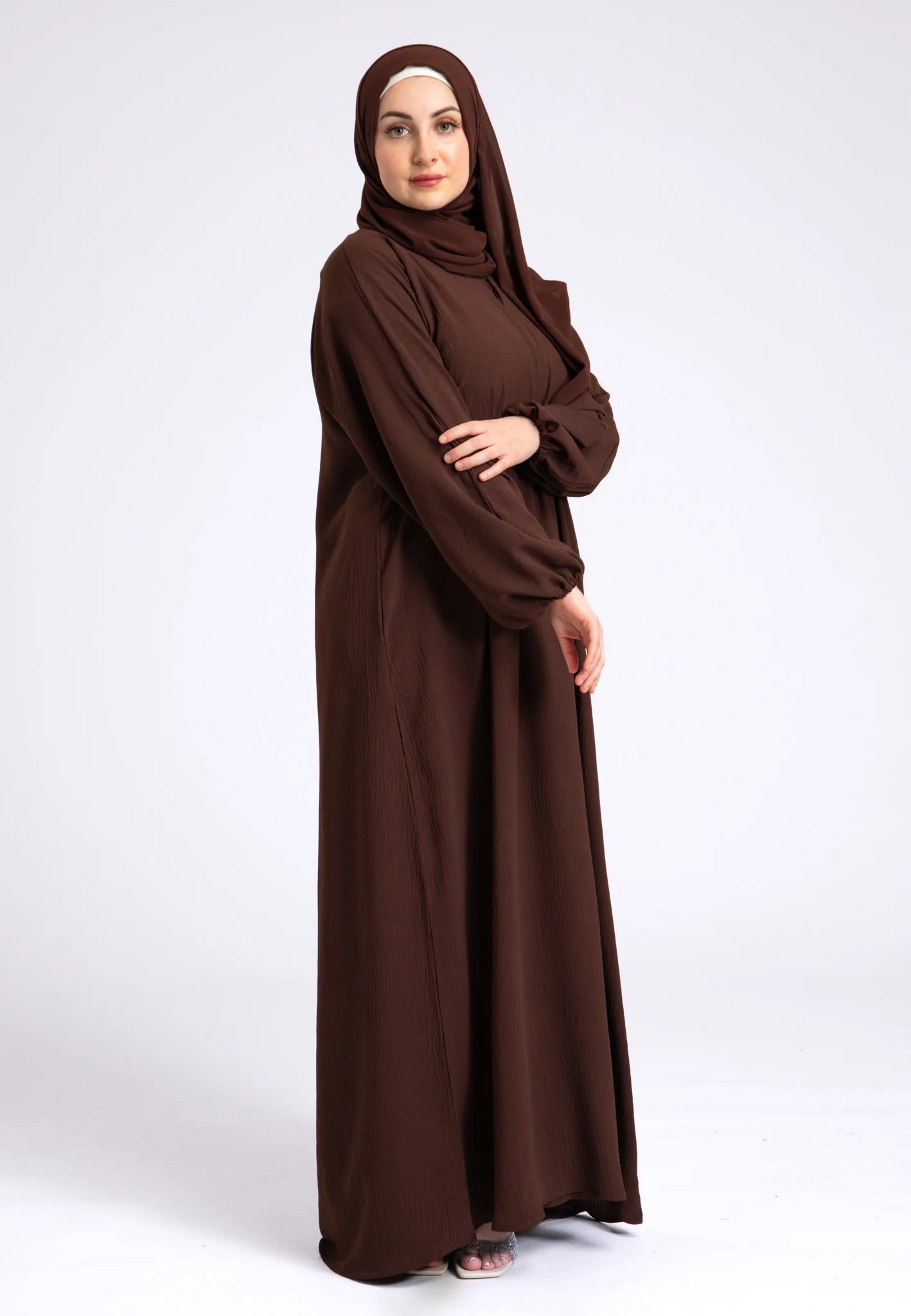 abaya-basique-du-quotidien-avec-manches-elastiquees brun3