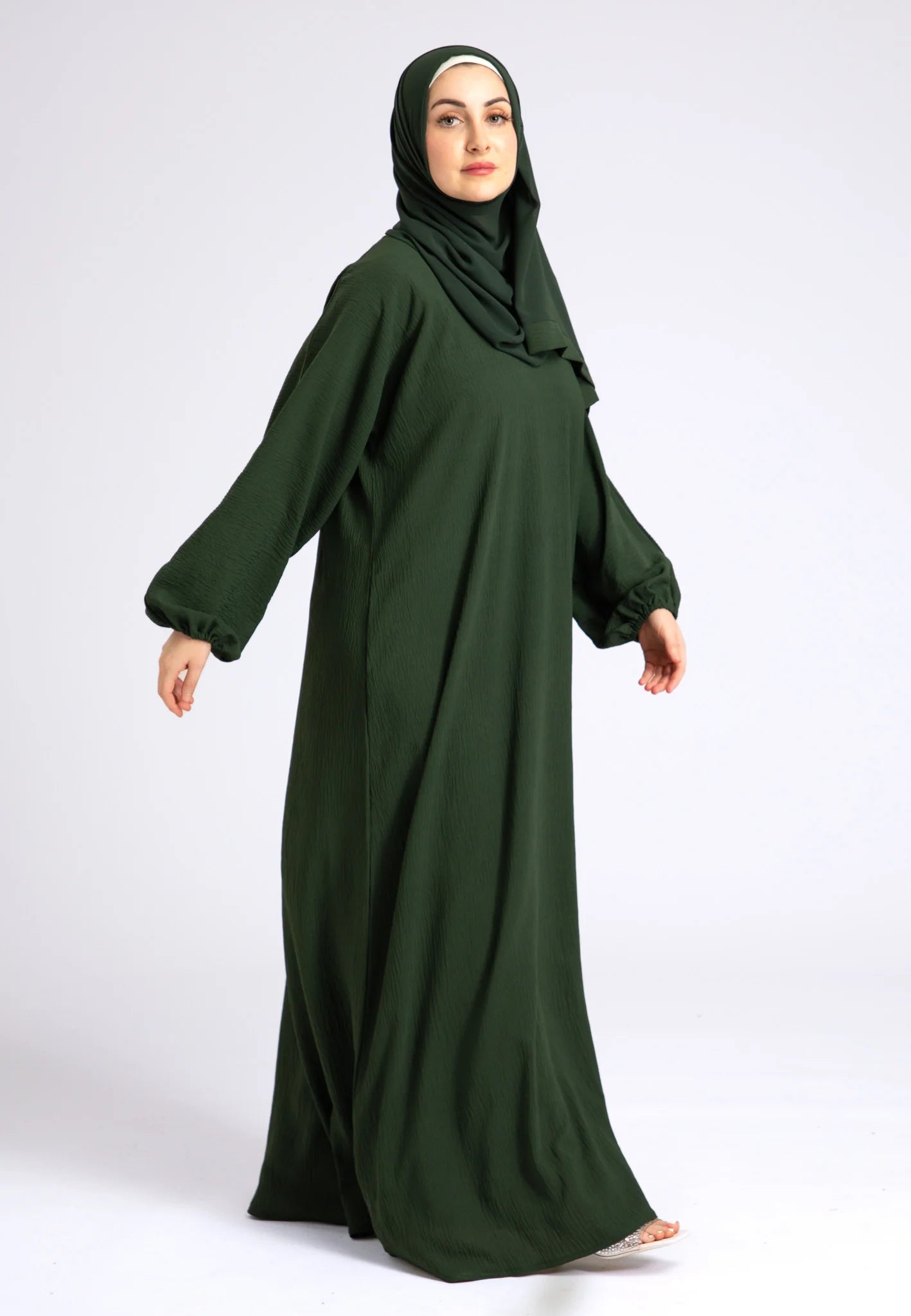 abaya-basique-du-quotidien-avec-manches-elastiquees vert3